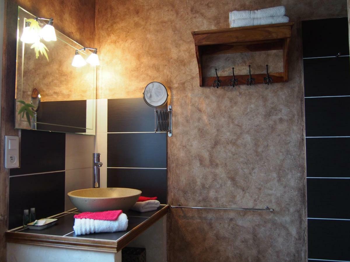 Clos Des Lavandes - Chambres Et Suites De Charme Climatisees-Luberon Lacoste  Exterior photo